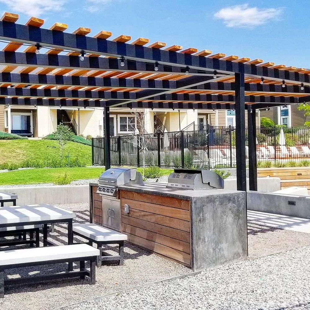 Outdoor kitchen with stone veneer